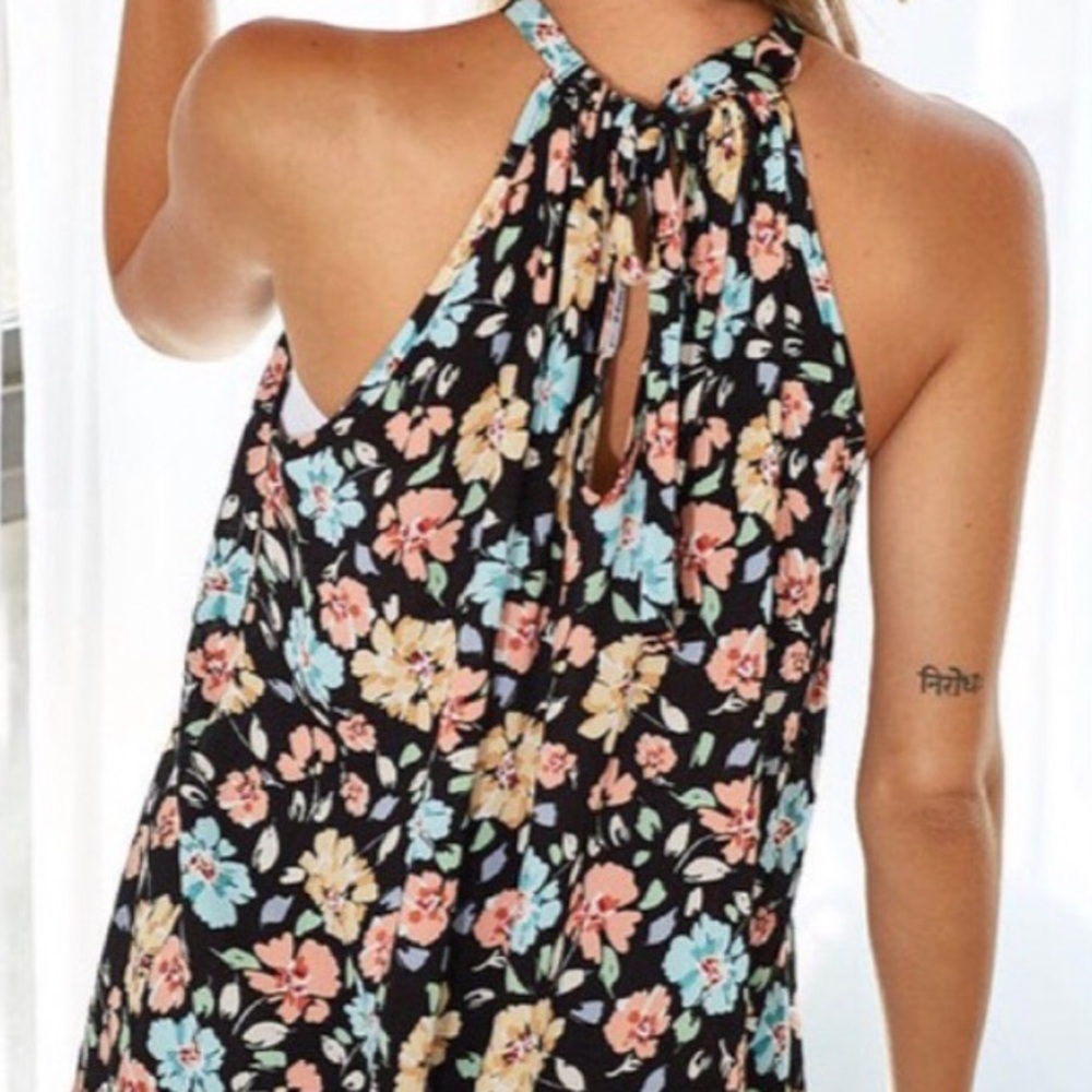 💢LAST ONE💢 Rayon halter black floral blouse - Picture 2 of 2